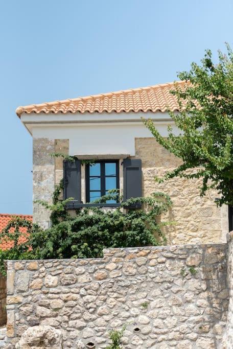 Villa Aiolia Kondoyenadha Экстерьер фото