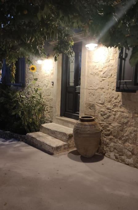 Villa Aiolia Kondoyenadha Экстерьер фото