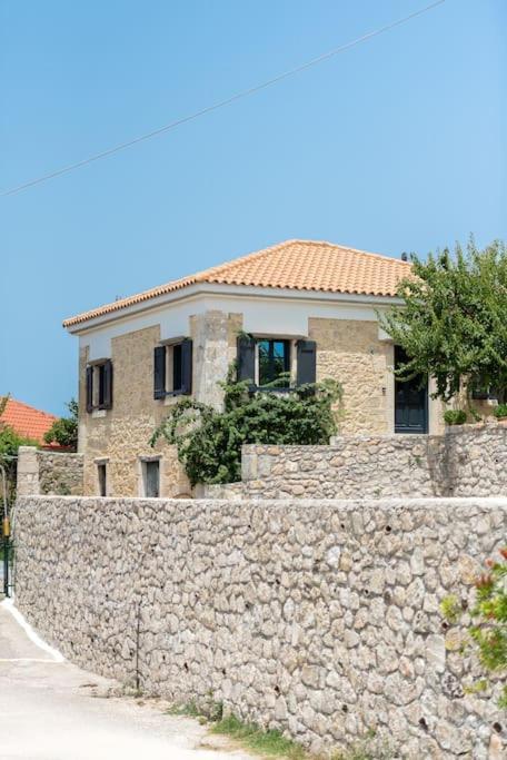 Villa Aiolia Kondoyenadha Экстерьер фото