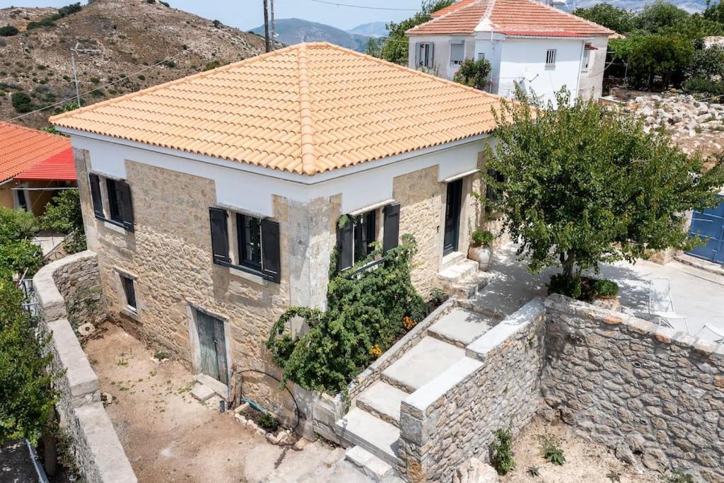 Villa Aiolia Kondoyenadha Экстерьер фото
