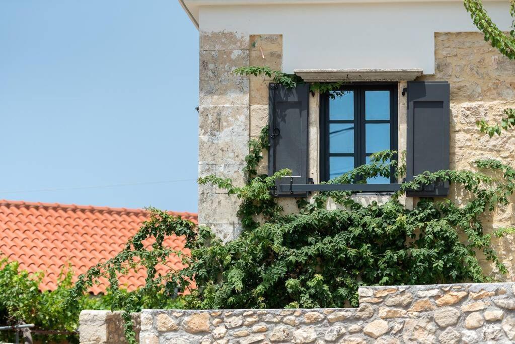 Villa Aiolia Kondoyenadha Экстерьер фото