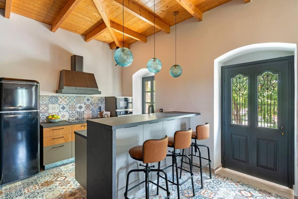 Villa Aiolia Kondoyenadha Экстерьер фото