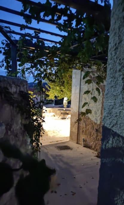 Villa Aiolia Kondoyenadha Экстерьер фото